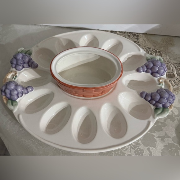 Pfaltzgraff Grapevine Deviled Egg Plate with Covered Bowl Vintage Farmhouse - Picture 5 of 13